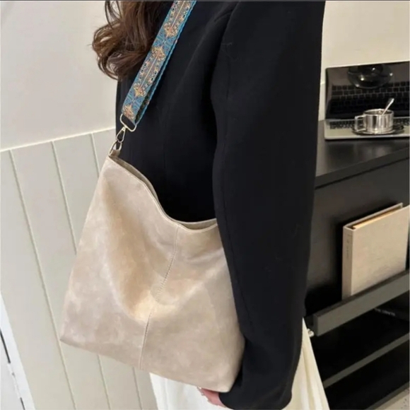 Unisex Creamy White Pu Leather Tote Bag with Patterned Boho Strap - Picture 2 of 14